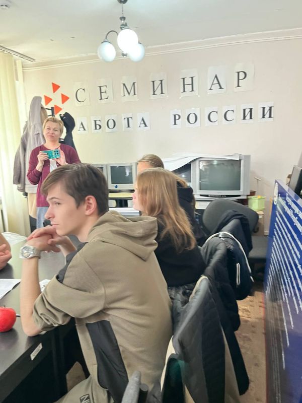 «Профессиональные пробы школьников» в рамках акции "Учиться в Донбассе" и проекта "Ура, каникулы" «Профессиональные пробы школьников» в рамках акции "Учиться в Донбассе" и проекта "Ура, каникулы"