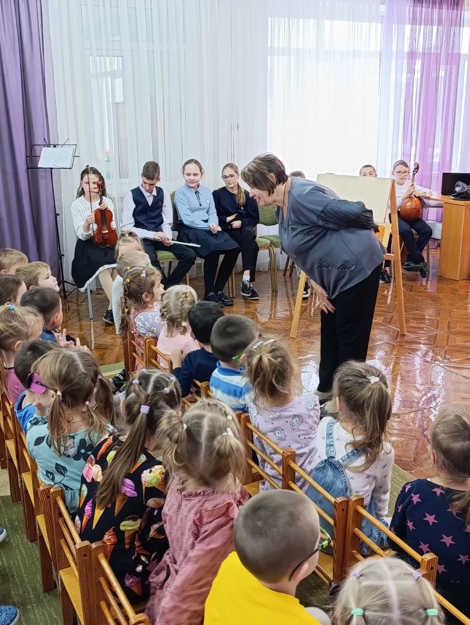 27 октября 2025г. в рамках взаимодействия обучающиеся и преподаватели музыкального отделения Харцызской детской школы искусств подготовили для воспитанников детского сада «Радуга» музыкальную встречу «Музыкальные краски... 27 октября 2025г. в рамках взаимодействия обучающиеся и преподаватели музыкального отделения Харцызской детской школы искусств подготовили для воспитанников детского сада «Радуга» музыкальную встречу «Музыкальные краски...