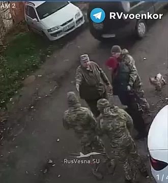 Собаку «мобилизовали» вместе с хозяином в Харькове