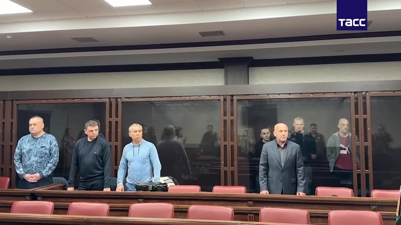 Южный окружной военный суд приговорил девять участников террористической нацгруппировки "Медведи SS" к срокам от 17 до 28 лет лишения свободы