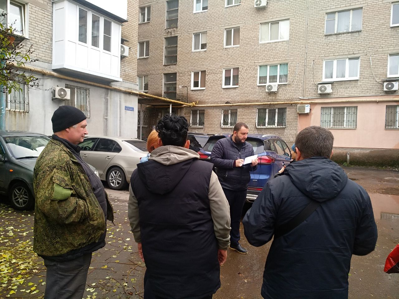 По поручению Главы ДНР Дениса Пушилина 28.10.2025 по адресу: г.Донецк, пр.Ленинский,1 состоялась встреча с жителями района, на которой присутствовал заместитель руководителя Управы Ленинского внутригородского района... По поручению Главы ДНР Дениса Пушилина 28.10.2025 по адресу: г.Донецк, пр.Ленинский,1 состоялась встреча с жителями района, на которой присутствовал заместитель руководителя Управы Ленинского внутригородского района...