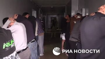 Сотрудники МВД выявили 317 правонарушений в сфере миграции в ходе операции "Нелегал" в ДНР, сообщили РИА Новости в пресс-службе ведомства