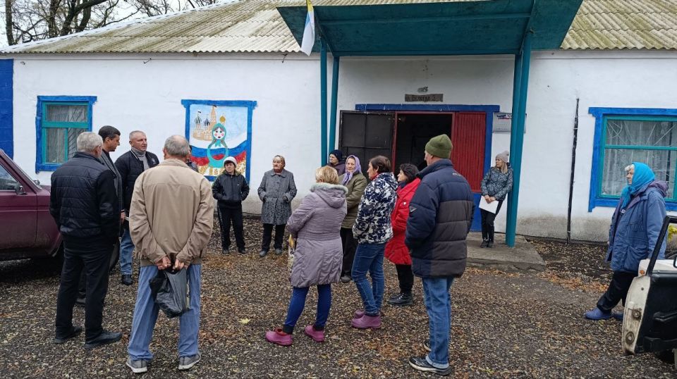 Заместитель главы Администрации Старобешевского муниципального округа Юрий Манжелеев провел сход граждан села Белая Каменка Заместитель главы Администрации Старобешевского муниципального округа Юрий Манжелеев провел сход граждан села Белая Каменка