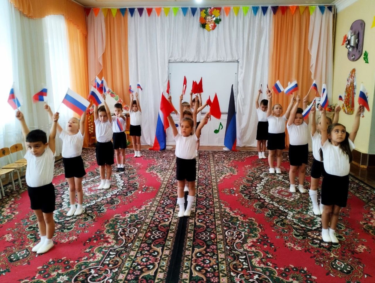 В детском саду Ждановки прошли мероприятия ко Дню народного единства