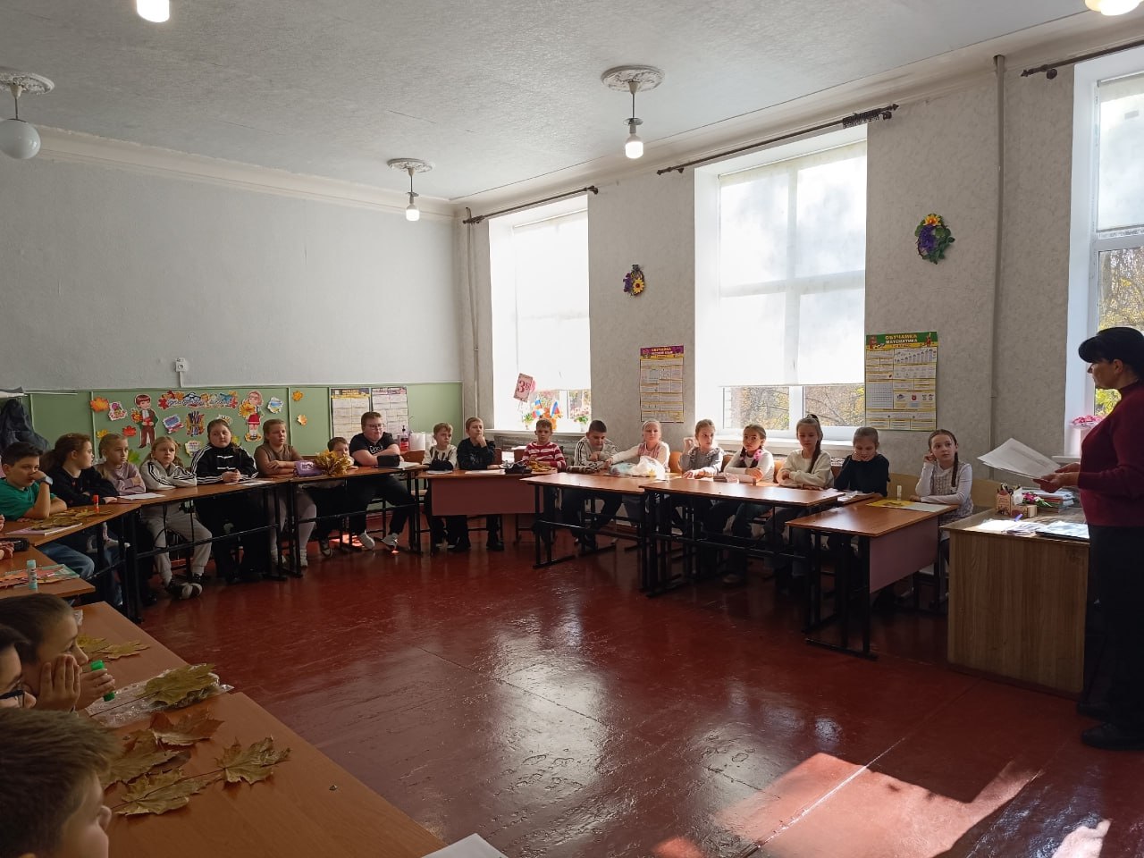 В школе Ждановки прошел праздник «Осенняя мозаика» В школе Ждановки прошел праздник «Осенняя мозаика»
