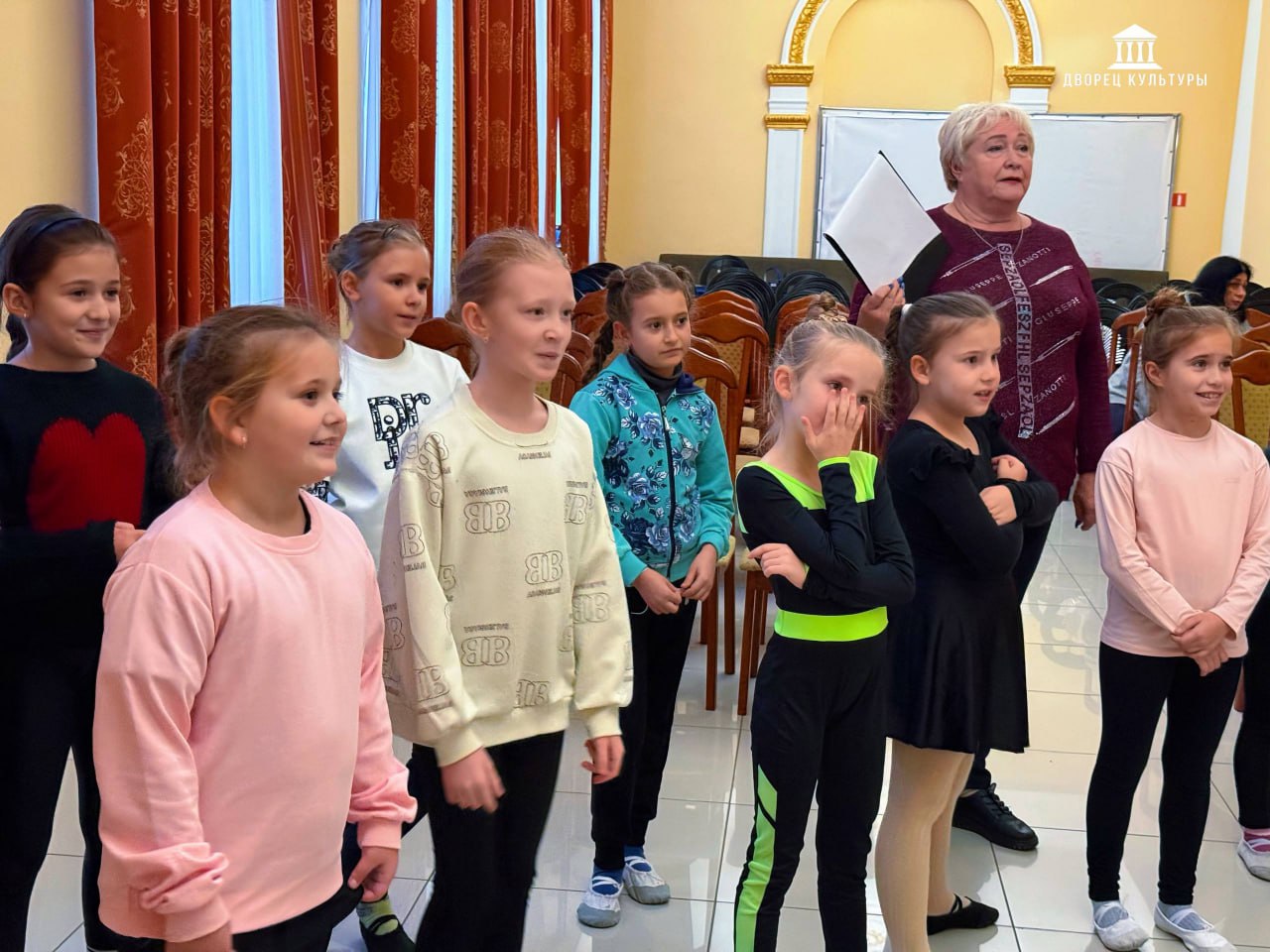 28 октября, в Международный день анимации, сотрудники Харцызского городского Дворца Культуры подготовили феерическую развлекательную программу для участников художественной самодеятельности 28 октября, в Международный день анимации, сотрудники Харцызского городского Дворца Культуры подготовили феерическую развлекательную программу для участников художественной самодеятельности