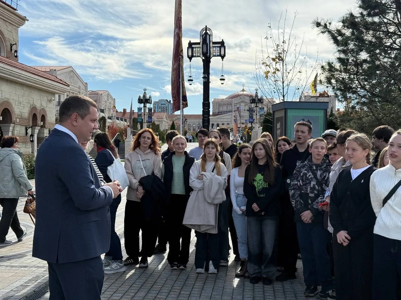 Олег Трофимов: Прикосновение к святыням: дети Донбасса в «Новом Херсонесе» Олег Трофимов: Прикосновение к святыням: дети Донбасса в «Новом Херсонесе»