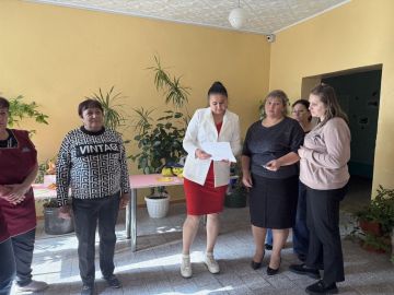 Сегодня депутат Тельмановского муниципального совета Мария Вагнер провела встречу с трудовым коллективом Чермалыкской школы