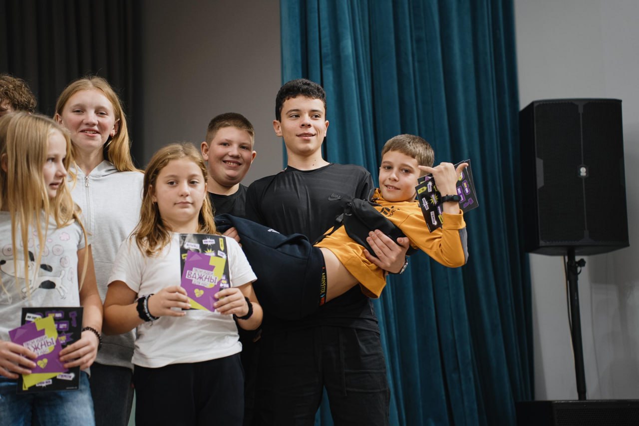 Борис Трима: Смоляне провели викторину для детей из Мангуша Борис Трима: Смоляне провели викторину для детей из Мангуша