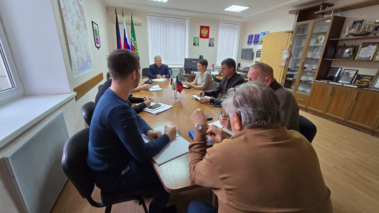 Глава муниципального образования Старобешевский муниципальный округ Николай Михайлов провел оперативное совещание по текущим вопросам Глава муниципального образования Старобешевский муниципальный округ Николай Михайлов провел оперативное совещание по текущим вопросам