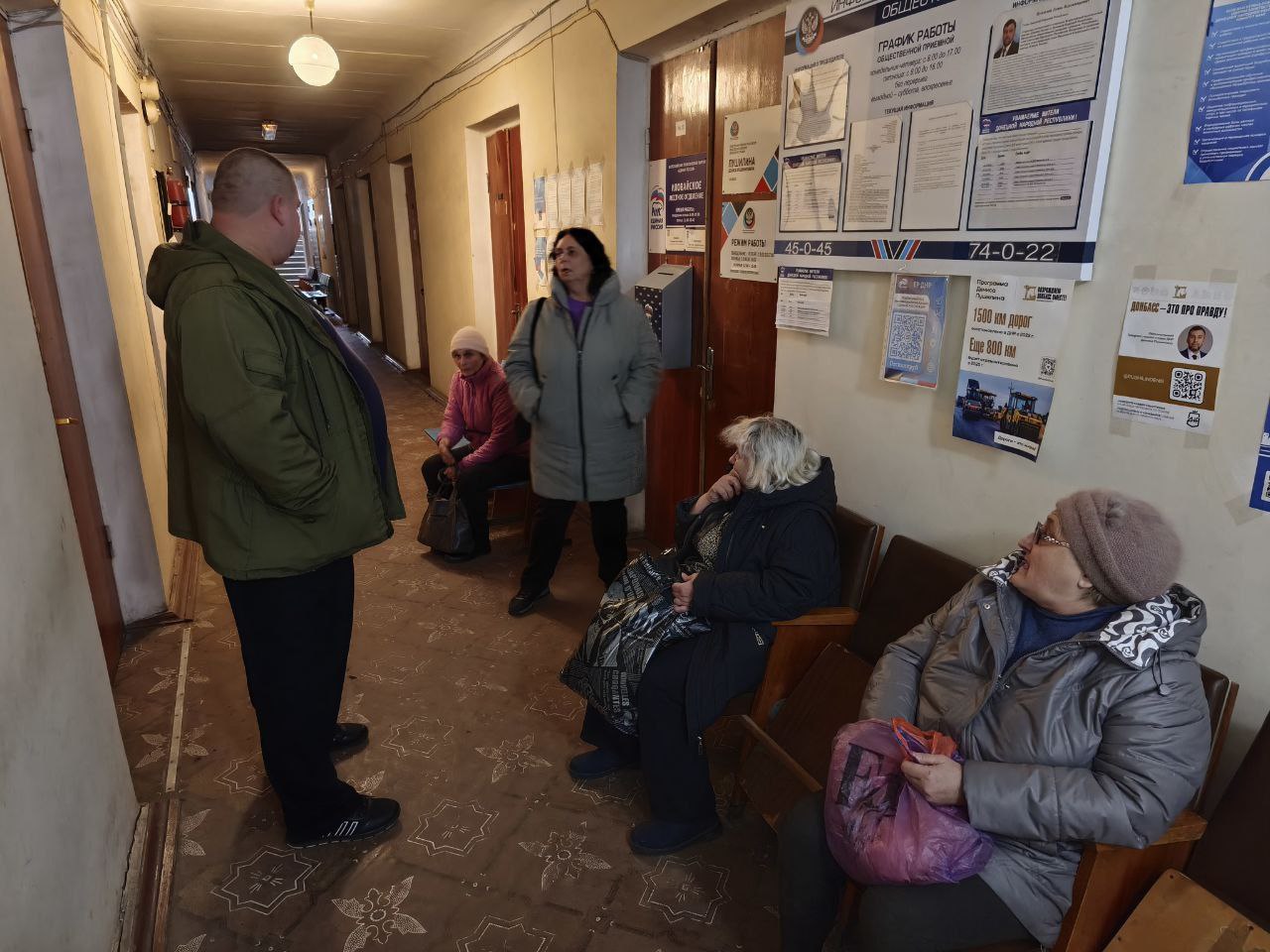 Сегодня депутат Иловайского городского совета Жеглов Артем Александрович провел встречу с жителями города