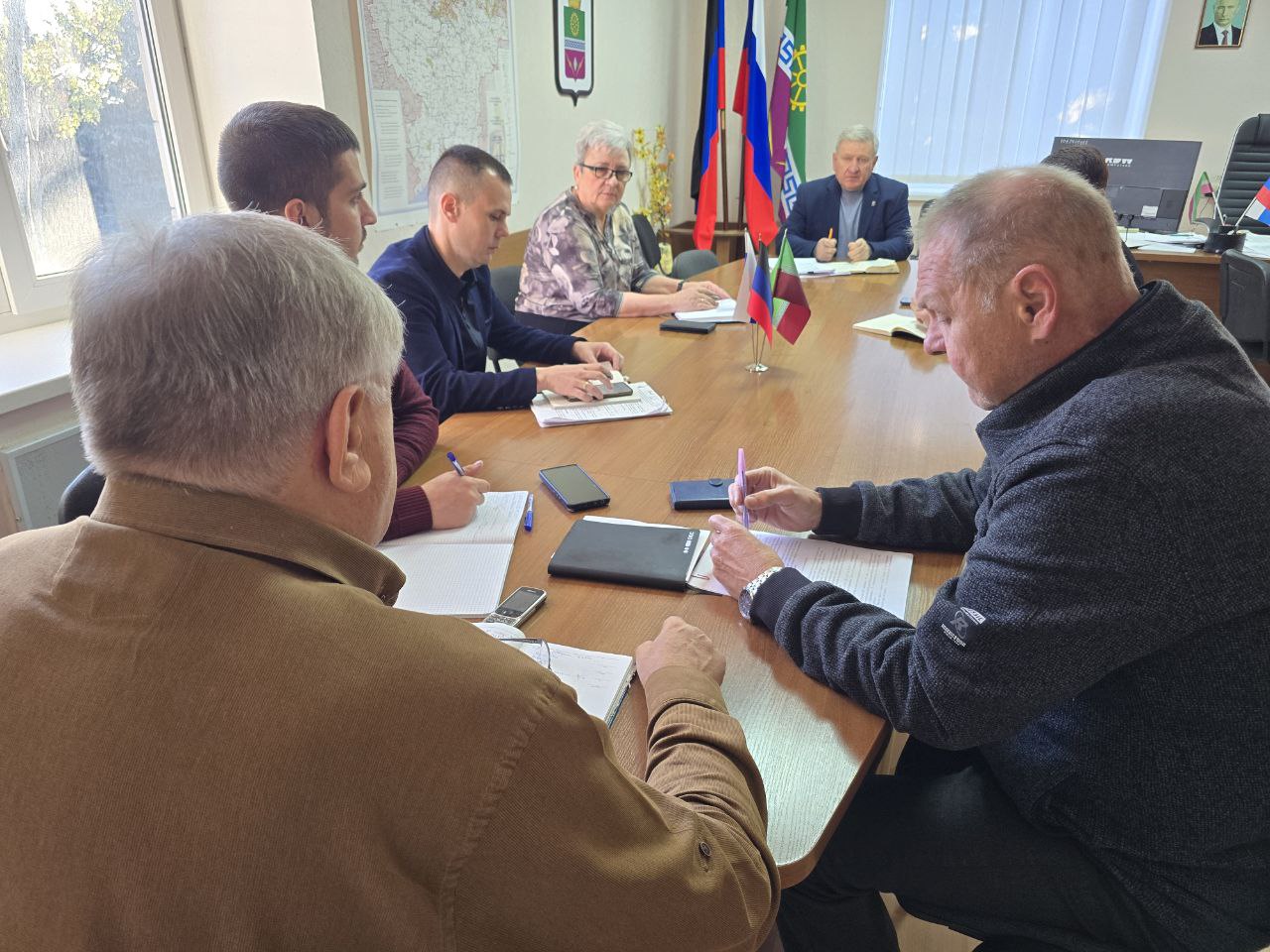 Глава муниципального образования Старобешевский муниципальный округ Николай Михайлов провел оперативное совещание по текущим вопросам Глава муниципального образования Старобешевский муниципальный округ Николай Михайлов провел оперативное совещание по текущим вопросам