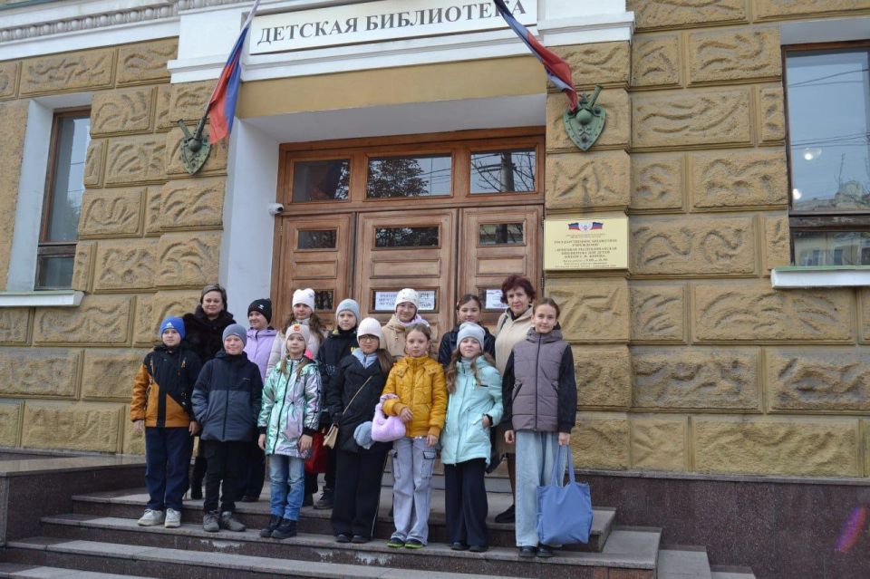 Школьники Кировского посетили Донецк с экскурсией Школьники Кировского посетили Донецк с экскурсией