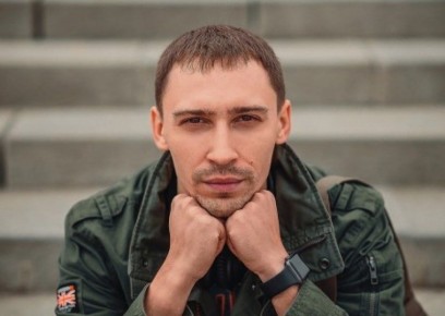 Игорь Гомольский: Ребят, сегодня в районе 18.0 земляк позвал на стрим, поговорить о донецком житье-бытье