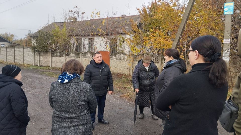 Сегодня, 29 октября в Червоногвардейском районе прошла встреча руководителя Управы Червоногвардейского внутригородского района Администрации городского округа Макеевка Антона Гринзовского с жителями жилого массива Крупской... Сегодня, 29 октября в Червоногвардейском районе прошла встреча руководителя Управы Червоногвардейского внутригородского района Администрации городского округа Макеевка Антона Гринзовского с жителями жилого массива Крупской...