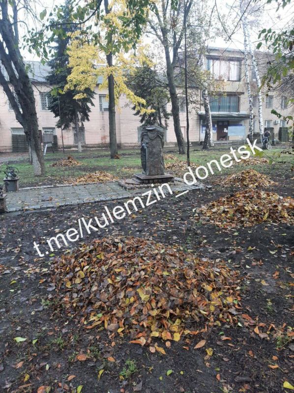 Благоустройство в нашем городе продолжается Благоустройство в нашем городе продолжается