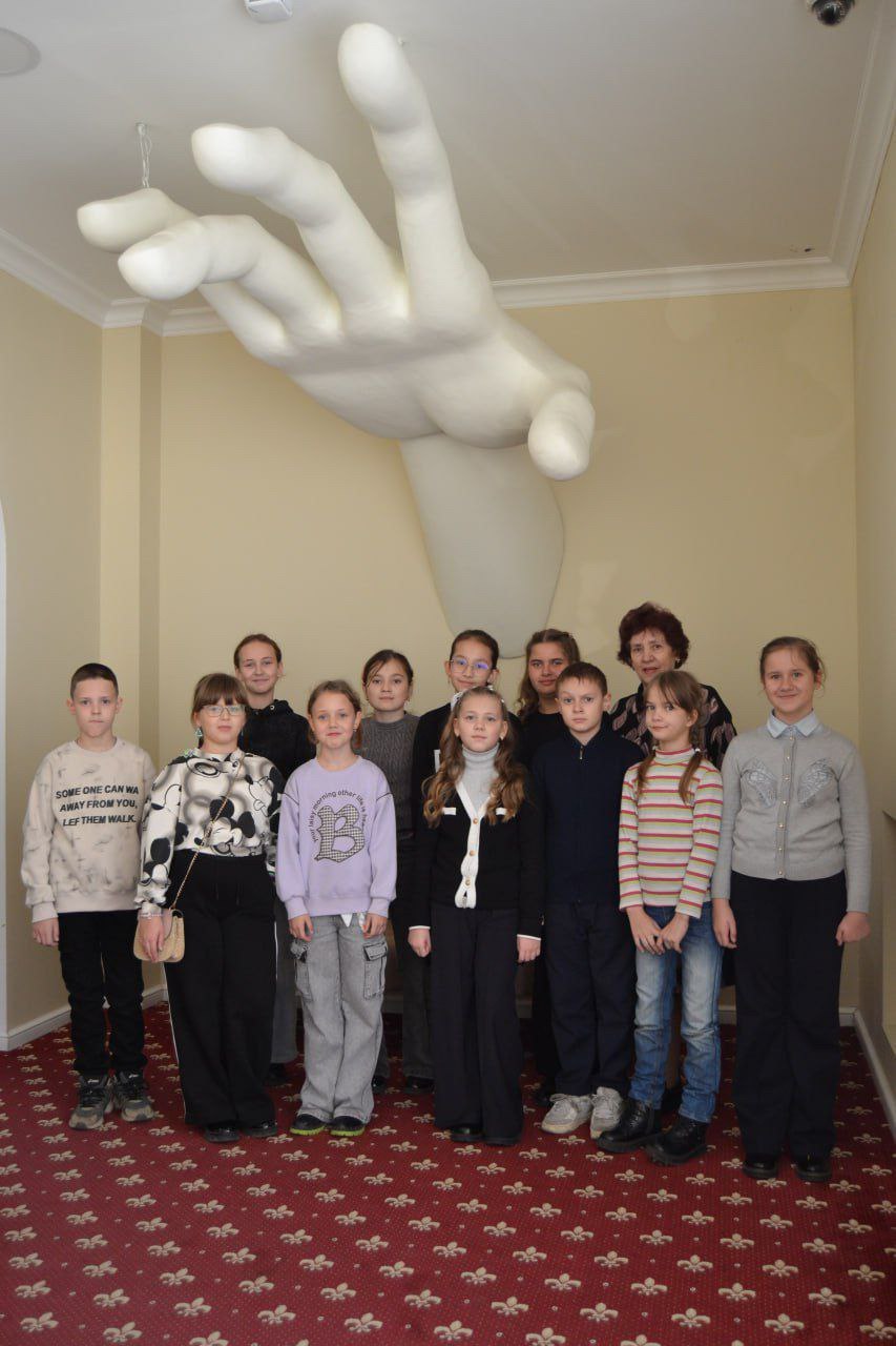 Школьники Кировского посетили Донецк с экскурсией Школьники Кировского посетили Донецк с экскурсией