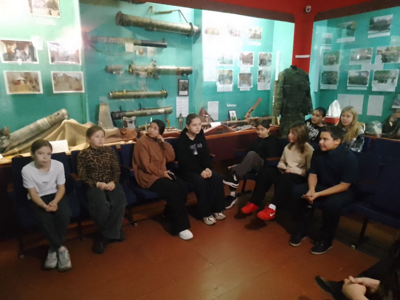 29 октября в МБУ «Музей истории города Харцызска» для учащихся ГБОУ «СШ № 7 Г. О. ХАРЦЫЗСК» и ГБОУ «СШ № 25 Г. О. ХАРЦЫЗСК» прошли краеведческие экскурсии «Харцызск –ты судеб наших взлет» по истории Харцызского края и города... 29 октября в МБУ «Музей истории города Харцызска» для учащихся ГБОУ «СШ № 7 Г. О. ХАРЦЫЗСК» и ГБОУ «СШ № 25 Г. О. ХАРЦЫЗСК» прошли краеведческие экскурсии «Харцызск –ты судеб наших взлет» по истории Харцызского края и города...