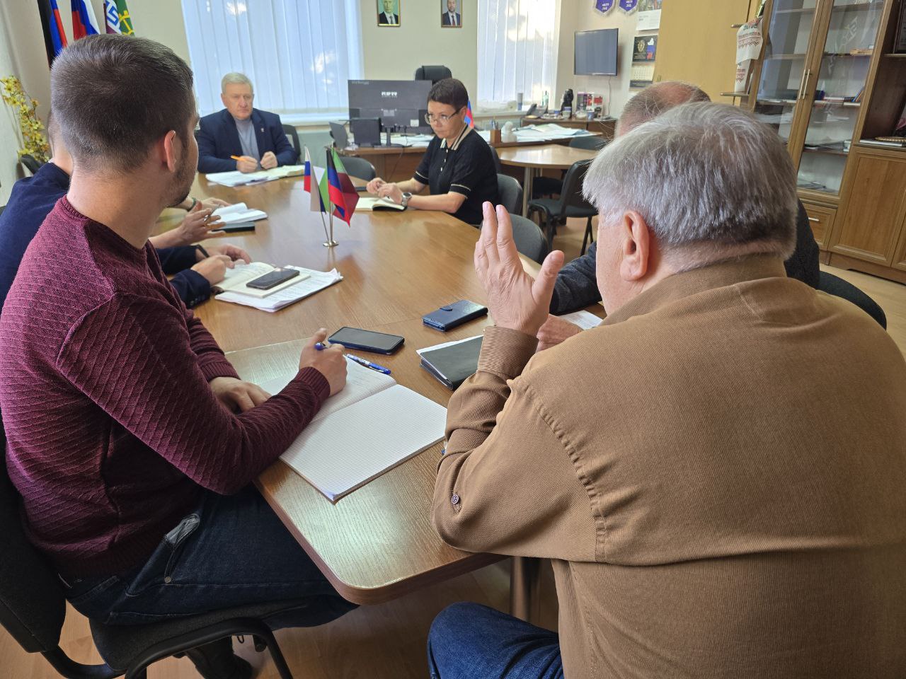 Глава муниципального образования Старобешевский муниципальный округ Николай Михайлов провел оперативное совещание по текущим вопросам