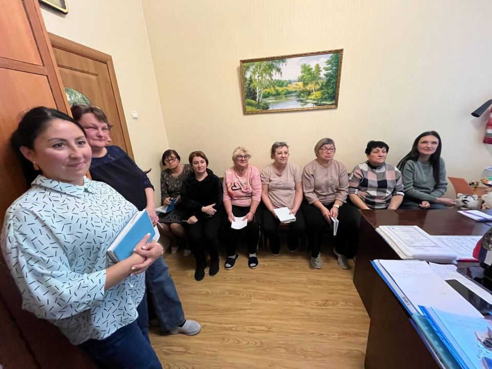 Сегодня заместитель главы Администрации городского округа Харцызск Юлия Михайленко провела встречу с трудовым коллективом ГКДОУ "Детский Сад № 25 г.о. Харцызск" Сегодня заместитель главы Администрации городского округа Харцызск Юлия Михайленко провела встречу с трудовым коллективом ГКДОУ "Детский Сад № 25 г.о. Харцызск"