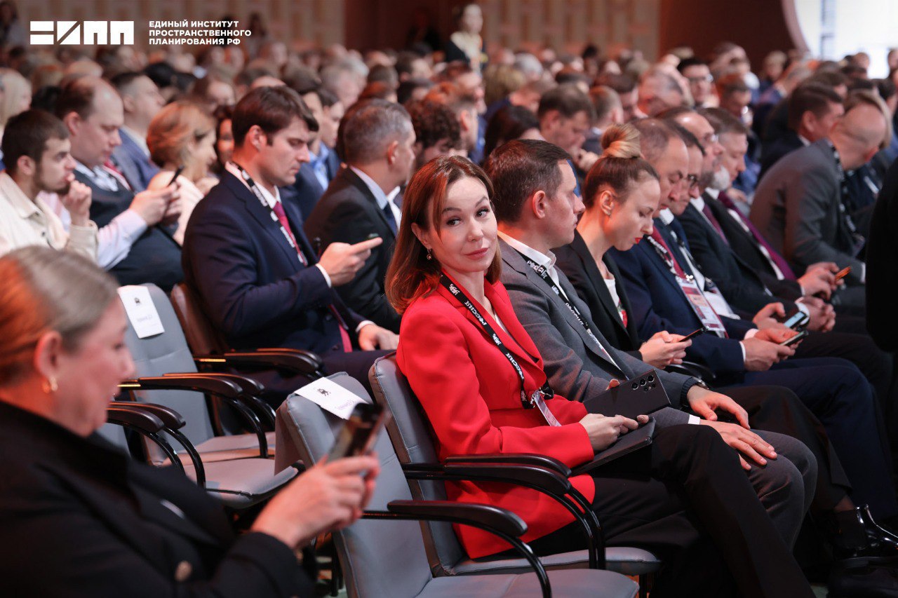 Марат Хуснуллин представил ключевые проекты в рамках национальной цели «Комфортная и безопасная среда для жизни» Марат Хуснуллин представил ключевые проекты в рамках национальной цели «Комфортная и безопасная среда для жизни»