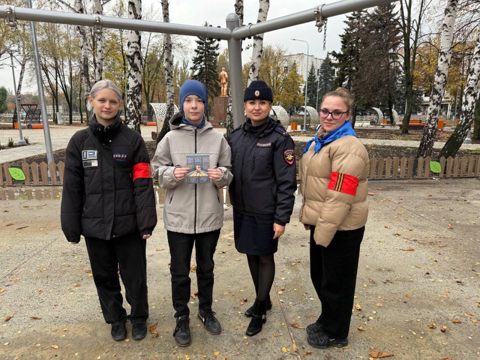 Полицейские вместе со студентами проводят акцию «Засветись!»