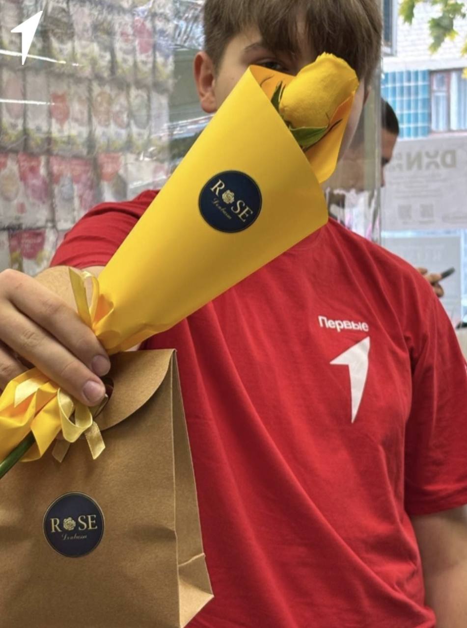 Николай Михайлов: Цветочная сказка. В рамках проекта «Первая работа» Первые побывали на увлекательном мастер-классе в цветочной мастерской «Rose Donbassa» Для ребят организовали настоящий мастеркласс по сборке букетов, это... Николай Михайлов: Цветочная сказка. В рамках проекта «Первая работа» Первые побывали на увлекательном мастер-классе в цветочной мастерской «Rose Donbassa» Для ребят организовали настоящий мастеркласс по сборке букетов, это...