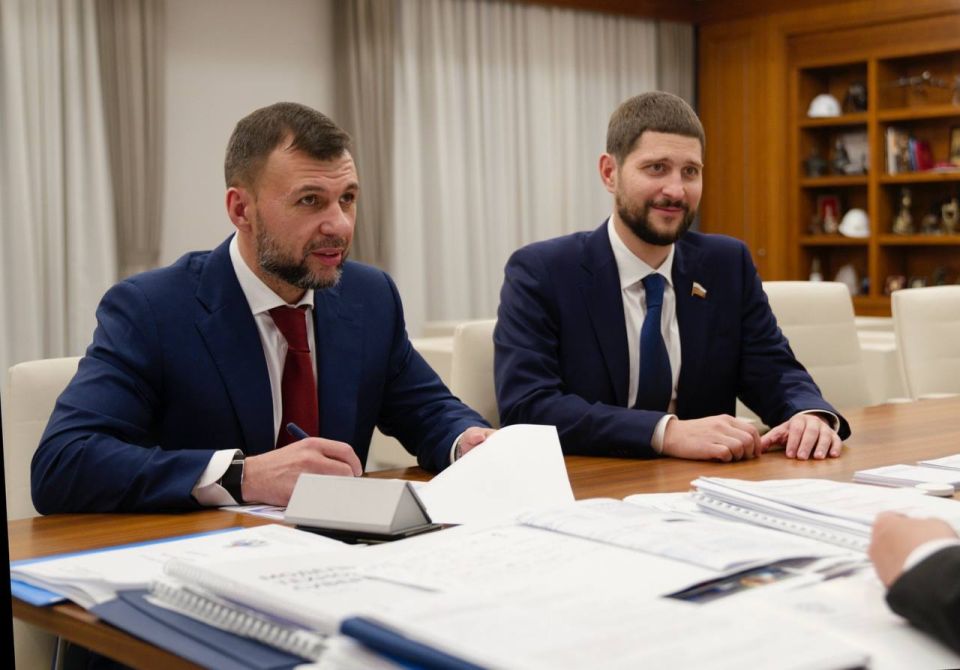 Денис Машков: Глава Минстроя России Ирек Файзуллин провел рабочую встречу с Главой ДНР Денисом Пушилиным Денис Машков: Глава Минстроя России Ирек Файзуллин провел рабочую встречу с Главой ДНР Денисом Пушилиным