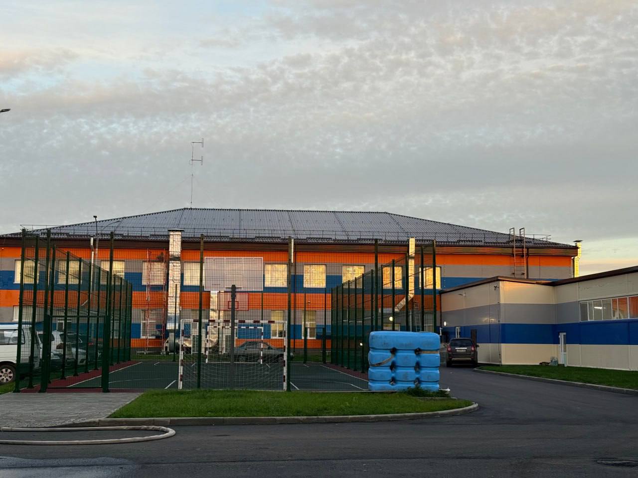 Делегация из Санкт-Петербурга оценила результаты восстановления пожарно-спасательной части в Мариуполе Делегация из Санкт-Петербурга оценила результаты восстановления пожарно-спасательной части в Мариуполе