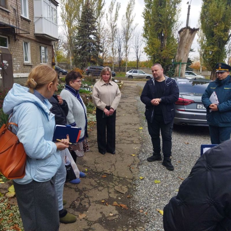 Заместитель председателя #Комитет_по_вопросам_агропромышленного_комплекса_земельных_отношений Максим Королюк провел сход граждан в Харцызске Заместитель председателя #Комитет_по_вопросам_агропромышленного_комплекса_земельных_отношений Максим Королюк провел сход граждан в Харцызске