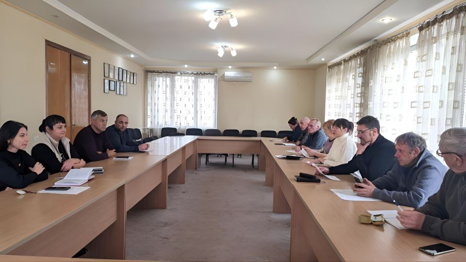 Наталья Бегуненко: Сегодня, 29 октября, в Управе Петровского внутригородского района Администрации городского округа Донецк прошло еженедельное аппаратное совещание Наталья Бегуненко: Сегодня, 29 октября, в Управе Петровского внутригородского района Администрации городского округа Донецк прошло еженедельное аппаратное совещание