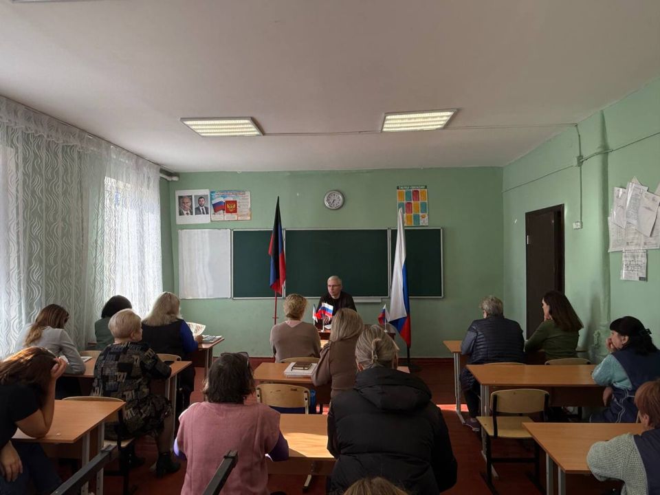 Сегодня, 29 октября, провёл встречу с трудовым коллективом ГБОУ «Школа № 153 г.о. Донецк» Сегодня, 29 октября, провёл встречу с трудовым коллективом ГБОУ «Школа № 153 г.о. Донецк»