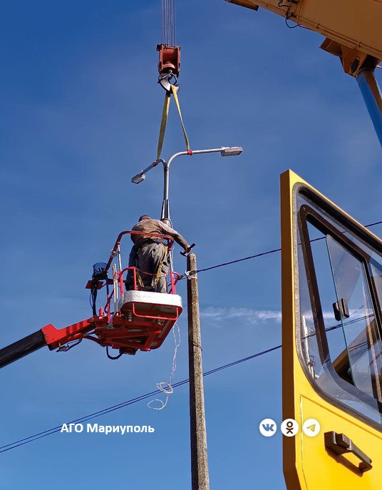 В Жовтневом районе Мариуполя энергетики обновили электрооборудование В Жовтневом районе Мариуполя энергетики обновили электрооборудование