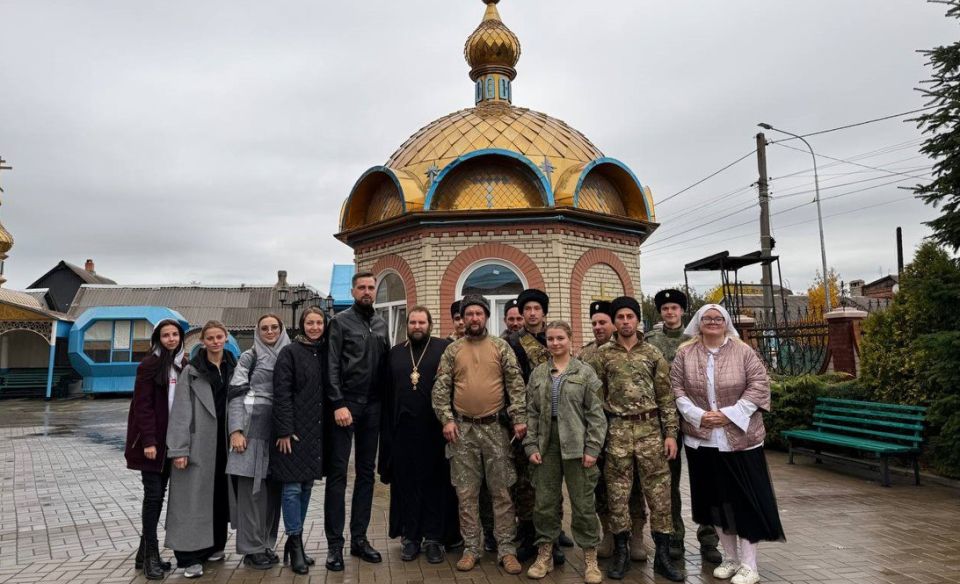 Антон Кольцов: В Свято-Николаевский кафедральный собор доставили 1 750 литров чистой питьевой воды Антон Кольцов: В Свято-Николаевский кафедральный собор доставили 1 750 литров чистой питьевой воды