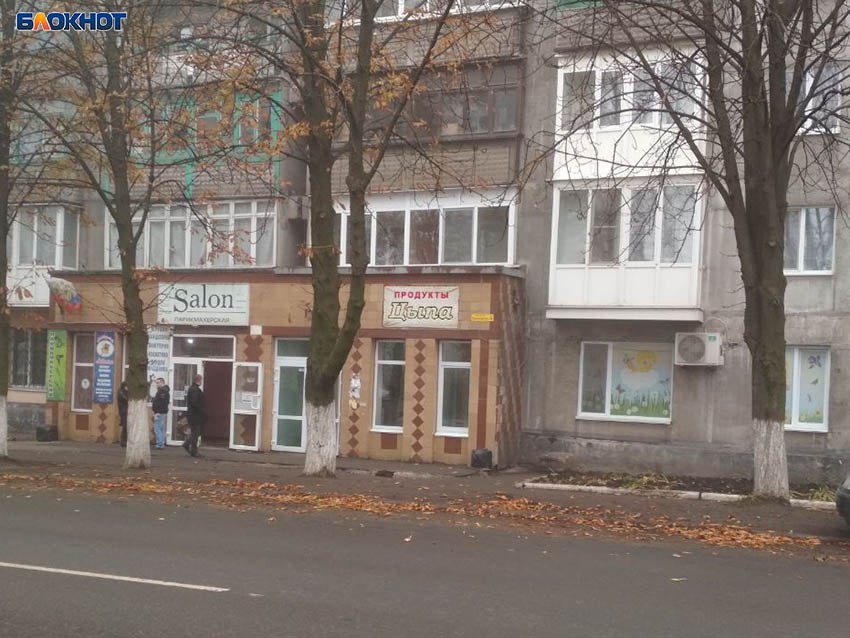 Мясной беспредел: магазин «Цыпа» в Макеевке разбрасывает помои по всему двору Мясной беспредел: магазин «Цыпа» в Макеевке разбрасывает помои по всему двору