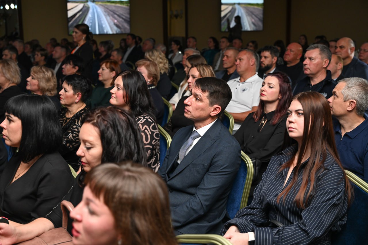 Кирилл Макаров: За километрами новых дорог, за цифрами и планами — люди Кирилл Макаров: За километрами новых дорог, за цифрами и планами — люди