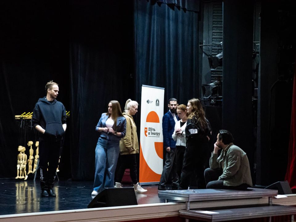 Мастер-класс Сергея Листопадова по актёрскому мастерству прошёл в театре кукол Мастер-класс Сергея Листопадова по актёрскому мастерству прошёл в театре кукол