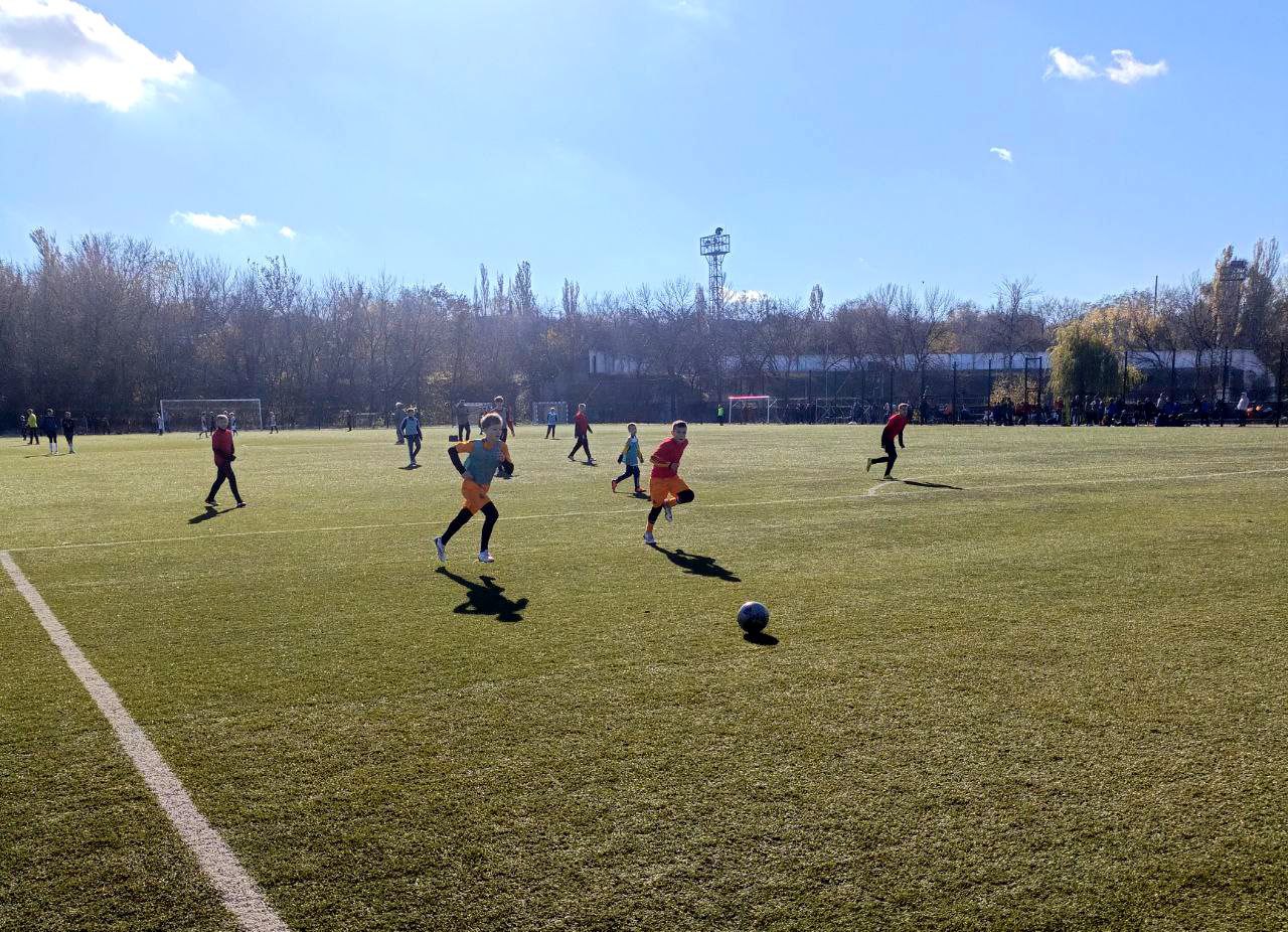 Ждановские футболисты заняли призовое место в соревнованиях по футболу в Енакиево Ждановские футболисты заняли призовое место в соревнованиях по футболу в Енакиево