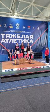 Евгений Ширшов: Третий соревновательный день Всероссийских соревнований по тяжелой атлетике памяти первого Олимпийского чемпиона СССР И.В. Удодова (мужчины и женщины, юноши и девушки (10-12; 13-15 лет) принес нашей команде...