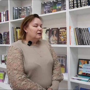 Александр Шатов: Шахтерский библиотекарь поблагодарила сахалинцев за посылку с книгами