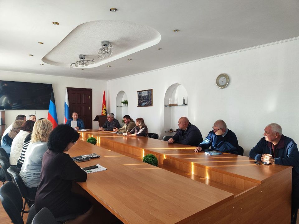 В Торезском городском совете состоялась встреча участников мониторинговой группы контроля за качеством теплоснабжения жилых домов В Торезском городском совете состоялась встреча участников мониторинговой группы контроля за качеством теплоснабжения жилых домов