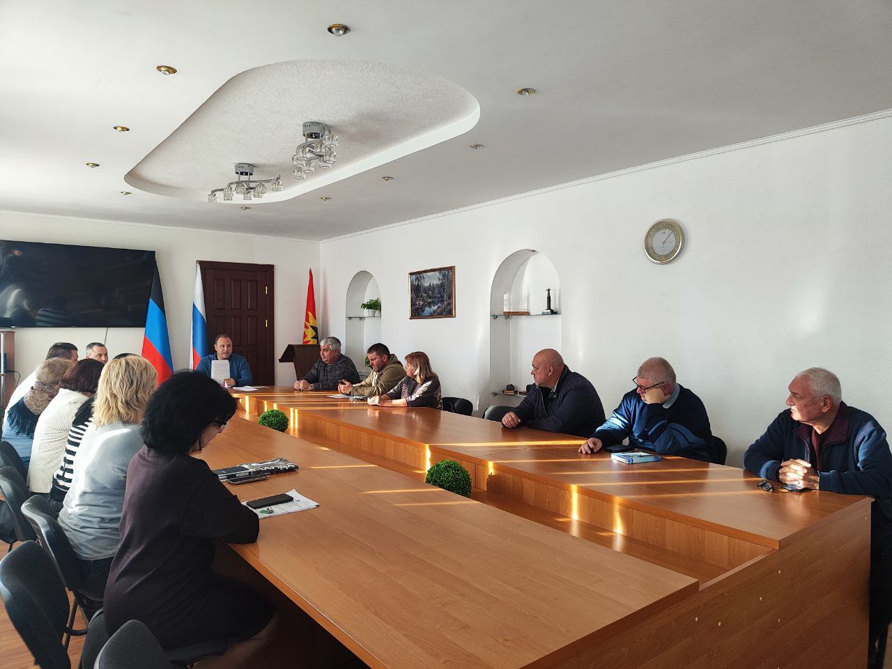 В Торезском городском совете состоялась встреча участников мониторинговой группы контроля за качеством теплоснабжения жилых домов В Торезском городском совете состоялась встреча участников мониторинговой группы контроля за качеством теплоснабжения жилых домов