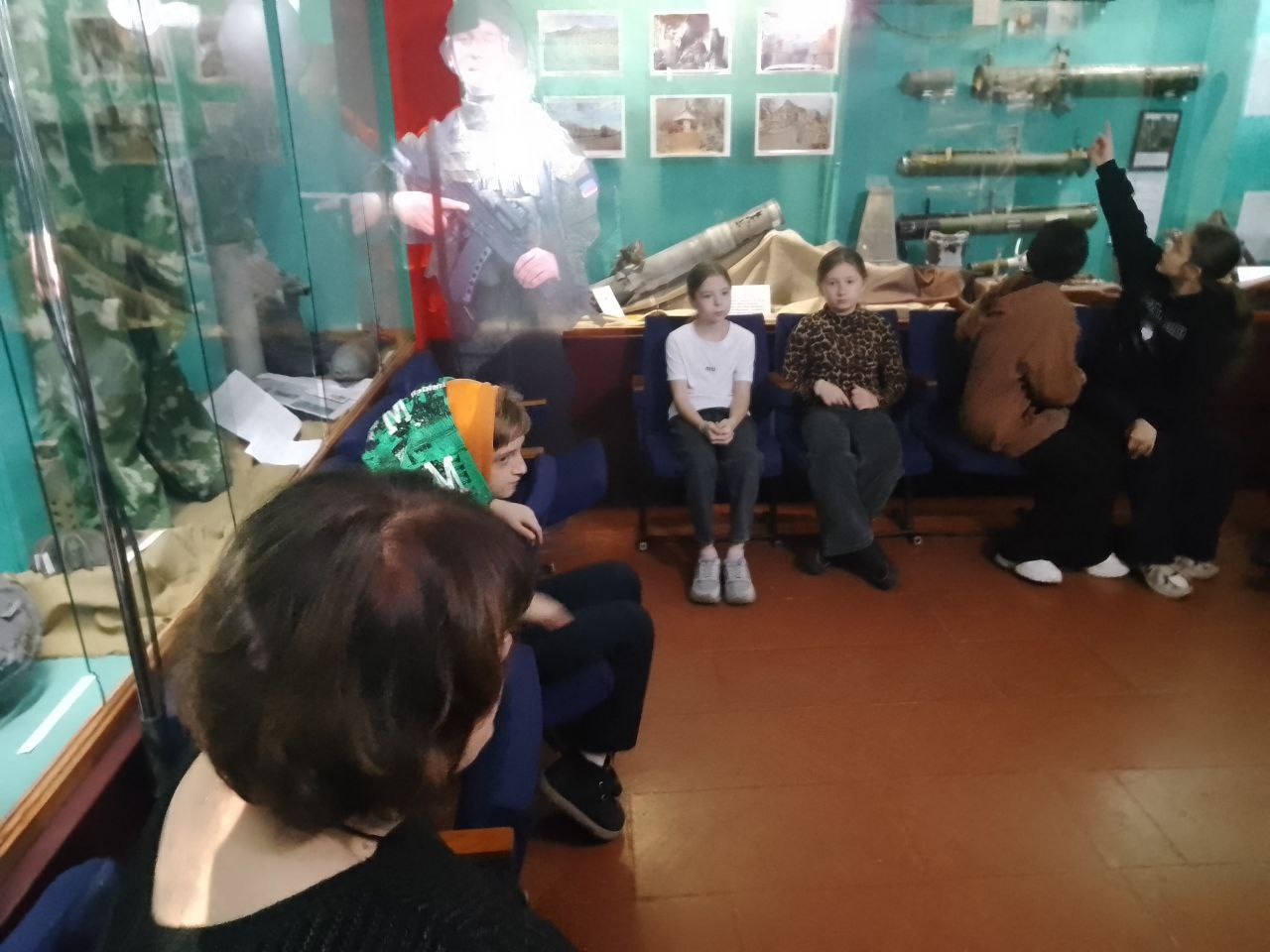29 октября в МБУ «Музей истории города Харцызска» для учащихся ГБОУ «СШ № 7 Г. О. ХАРЦЫЗСК» и ГБОУ «СШ № 25 Г. О. ХАРЦЫЗСК» прошли краеведческие экскурсии «Харцызск –ты судеб наших взлет» по истории Харцызского края и города... 29 октября в МБУ «Музей истории города Харцызска» для учащихся ГБОУ «СШ № 7 Г. О. ХАРЦЫЗСК» и ГБОУ «СШ № 25 Г. О. ХАРЦЫЗСК» прошли краеведческие экскурсии «Харцызск –ты судеб наших взлет» по истории Харцызского края и города...