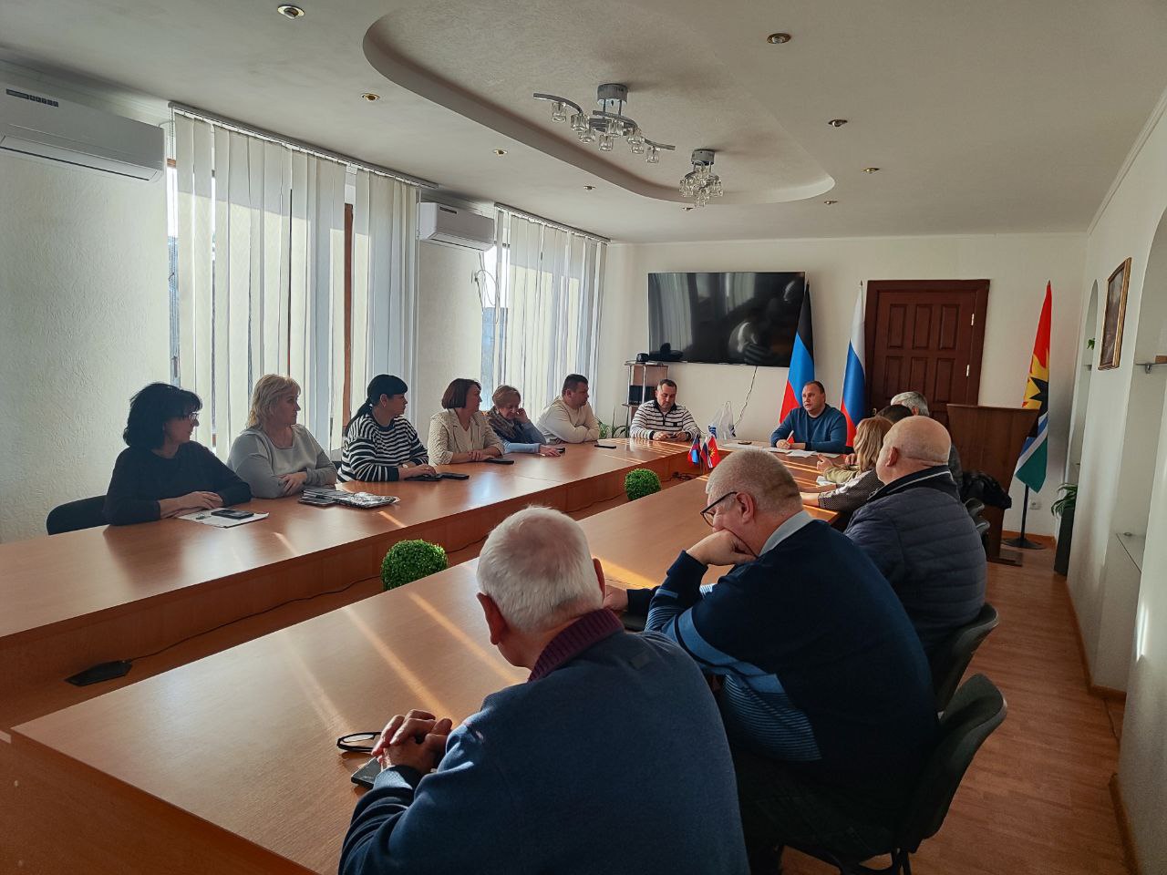 В Торезском городском совете состоялась встреча участников мониторинговой группы контроля за качеством теплоснабжения жилых домов В Торезском городском совете состоялась встреча участников мониторинговой группы контроля за качеством теплоснабжения жилых домов