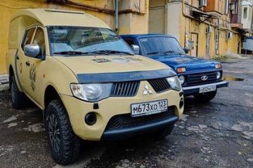 В ДНР российским бойцам передали броневик и вездеход с гумпомощью