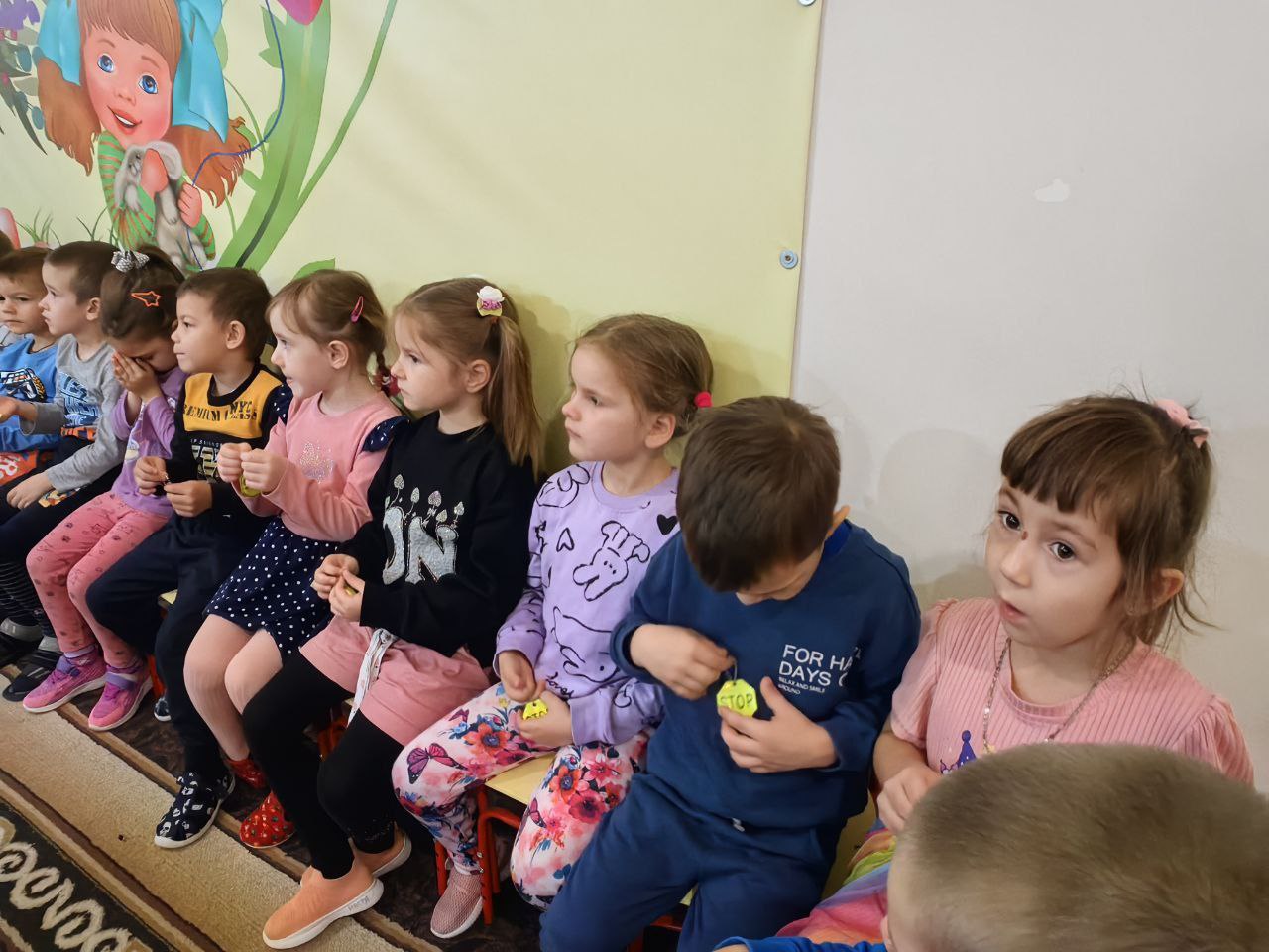 В рамках партийного проекта «Безопасные дороги», депутаты Тельмановского муниципального совета Максим Скрипка и Наталья Зубач совместно с инспектором ГИБДД ОМВД России «Тельмановский» лейтенантом полиции Юлией Пташкой... В рамках партийного проекта «Безопасные дороги», депутаты Тельмановского муниципального совета Максим Скрипка и Наталья Зубач совместно с инспектором ГИБДД ОМВД России «Тельмановский» лейтенантом полиции Юлией Пташкой...