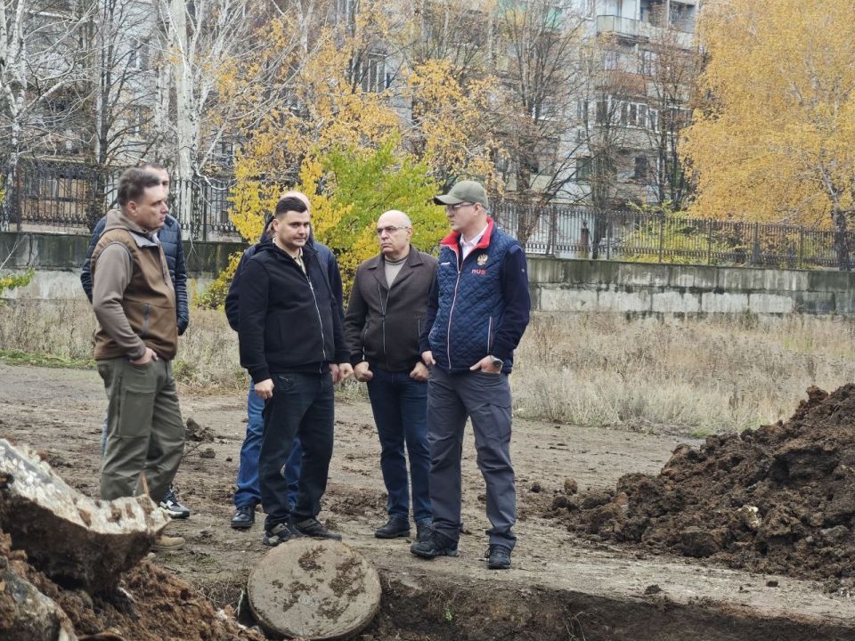 Сегодня Губернатор Камчатского края Владимир Солодов с очередным рабочим визитом посетил городской округ Дебальцево Сегодня Губернатор Камчатского края Владимир Солодов с очередным рабочим визитом посетил городской округ Дебальцево