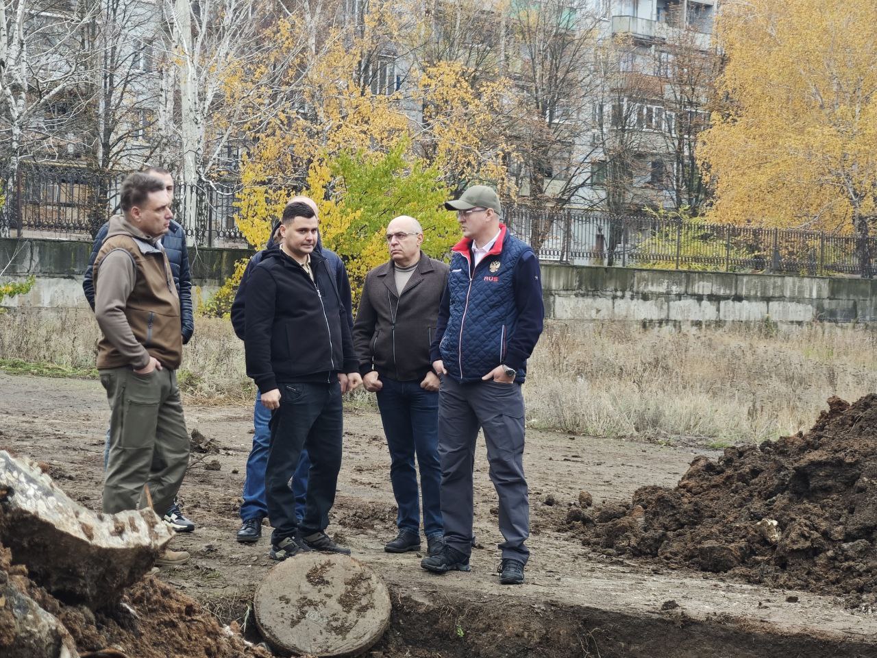Сегодня Губернатор Камчатского края Владимир Солодов с очередным рабочим визитом посетил городской округ Дебальцево Сегодня Губернатор Камчатского края Владимир Солодов с очередным рабочим визитом посетил городской округ Дебальцево