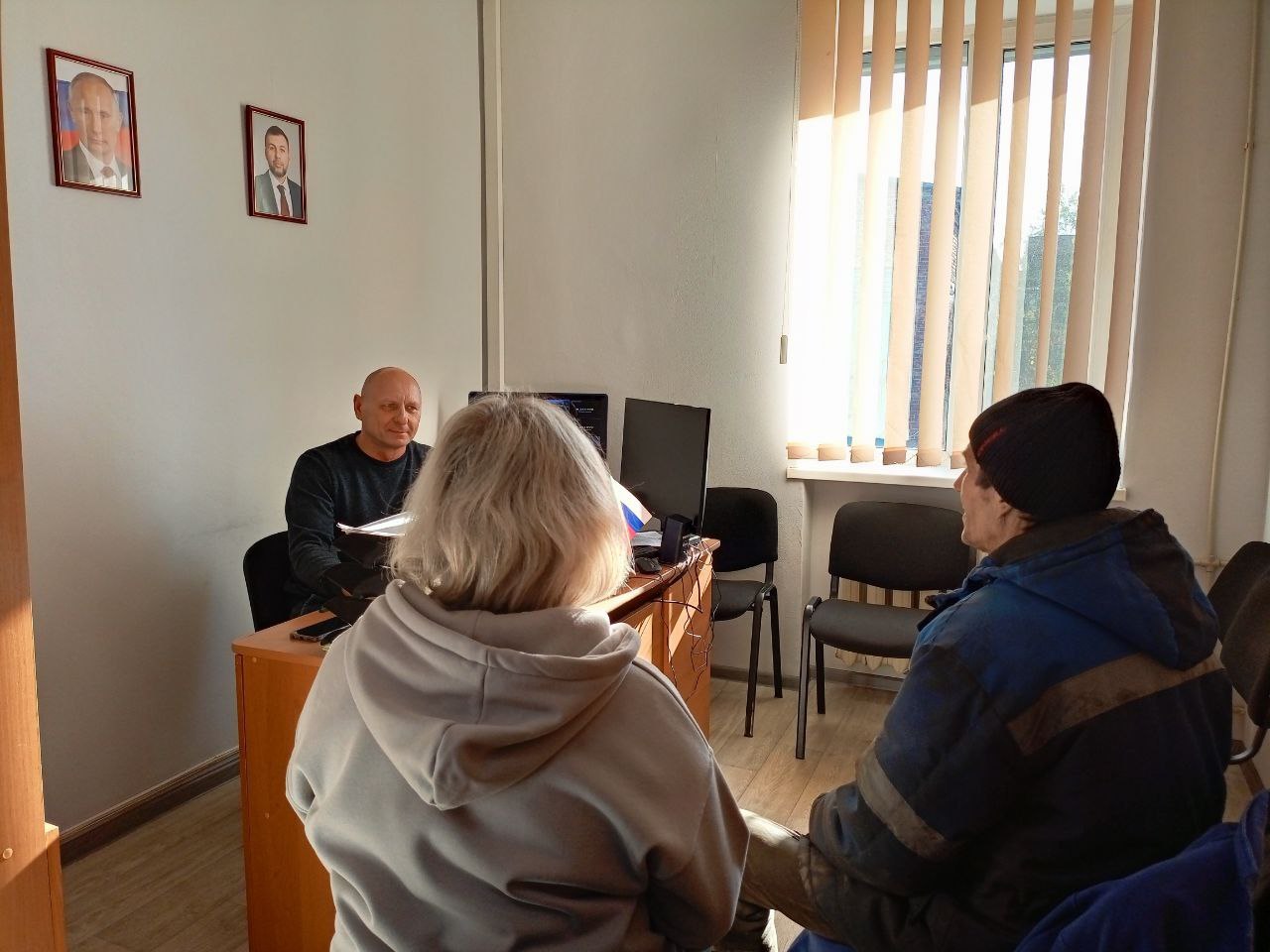 Роман Конев: ВСТРЕЧИ С НАСЕЛЕНИЕМ. 30 октября 2025 года депутаты Горловского городского совета от фракции «Единая Россия» – Нелля Якуненко и Геннадий Маюров в рамках исполнения поручения Главы Донецкой Народной Республики... Роман Конев: ВСТРЕЧИ С НАСЕЛЕНИЕМ. 30 октября 2025 года депутаты Горловского городского совета от фракции «Единая Россия» – Нелля Якуненко и Геннадий Маюров в рамках исполнения поручения Главы Донецкой Народной Республики...