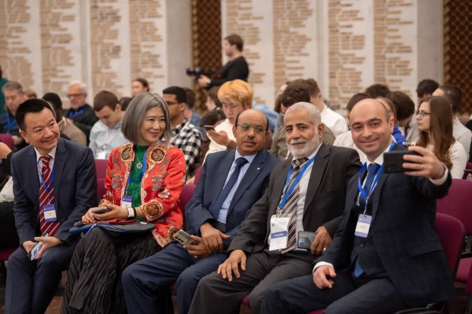 Россия укрепляет связи в международном научно-образовательном пространстве Россия укрепляет связи в международном научно-образовательном пространстве